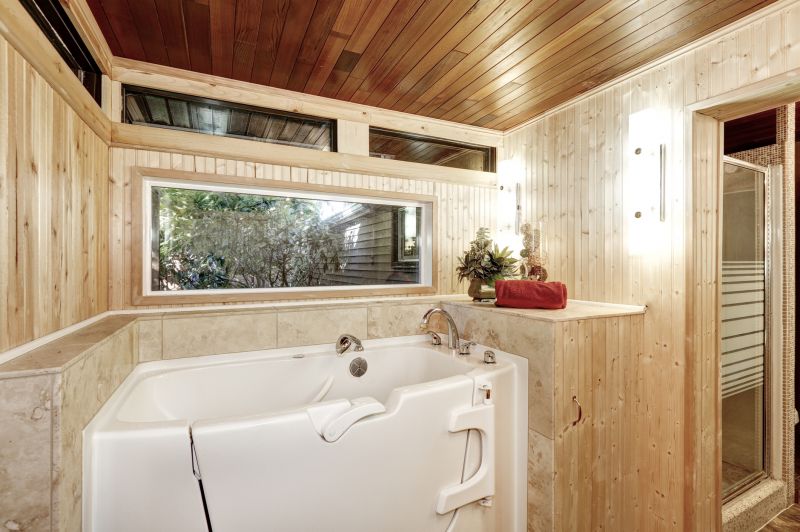 Traditional Alcove Tub